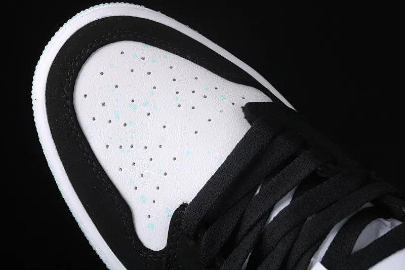 All categories Air Jordan Jordan series basketball shoes Air Jordan 1 Mid Air Jordan 1 Mid AJ1 Joe 1 black and white color luminous starry mid-top BQ6931-103